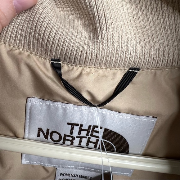 NWT The North Face Sylvester Beige Snap Front Ribbed Collar Vest - Picture 12 of 16